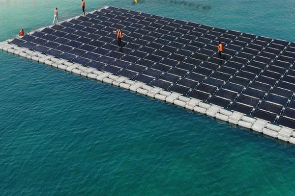 The prospects of solar energy in UAE-floating solar panels