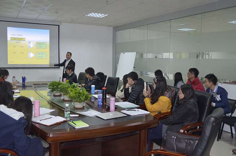 Customer Training Service by Solar Inverter Company_04