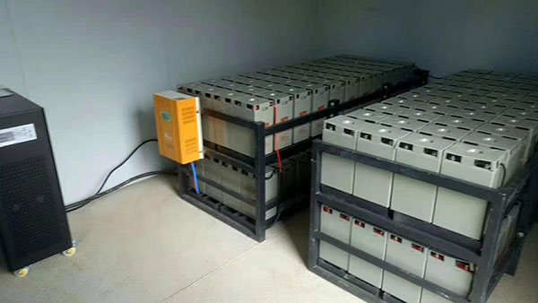 25kw solar system: solar controller - solar inverter- battery